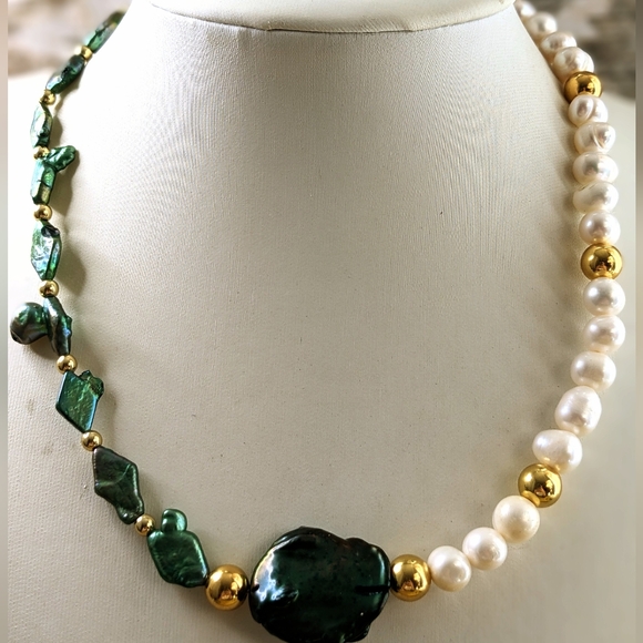 Natural  Green Pearls With Coin Center & White Pearls In Assymetrical Necklace - Picture 2 of 9